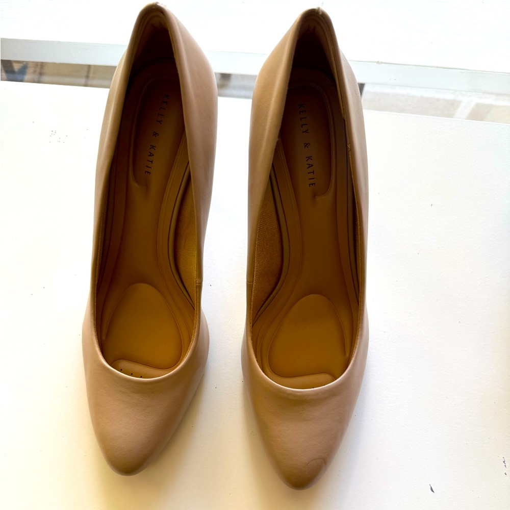 Kelly & Katie Nude Pumps – Size 11M – 3” Heel – Barely Worn